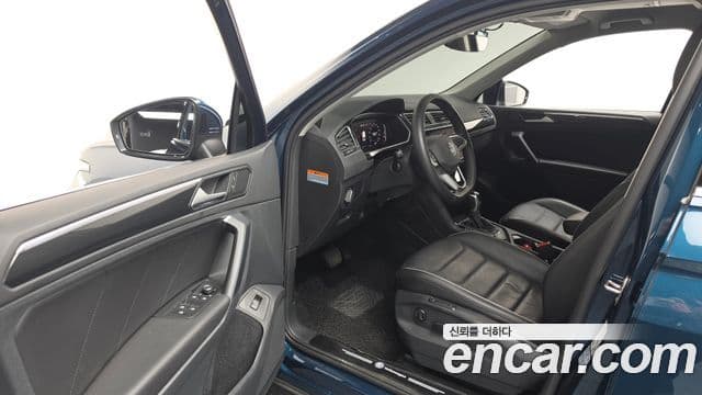Volkswagen Tiguan 2021 — ფოტო 10/20