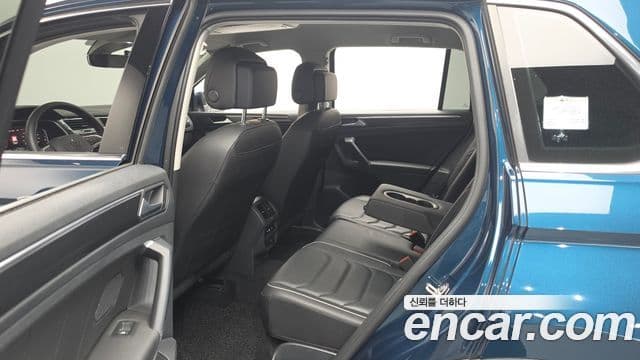 Volkswagen Tiguan 2021 — ფოტო 12/20