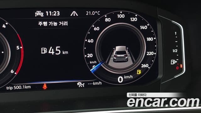 Volkswagen Tiguan 2021 — ფოტო 16/20