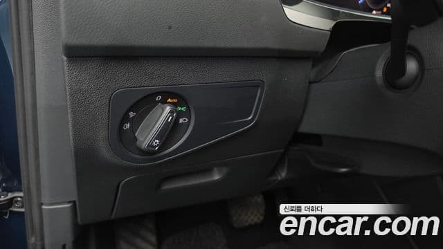 Volkswagen Tiguan 2021 — ფოტო 17/20