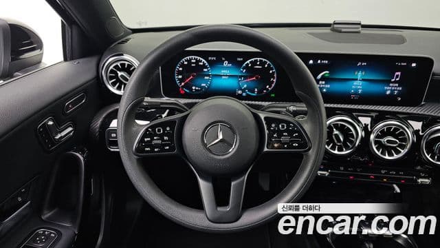 Mercedes-Benz A-Class 2020 — Фото 14/20