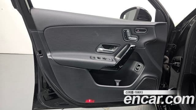 Mercedes-Benz A-Class 2020 — ფოტო 14/31