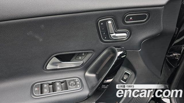Mercedes-Benz A-Class 2020 — ფოტო 10/31