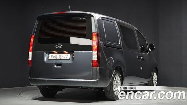 Hyundai Staria 2021 — ფოტო 1/20