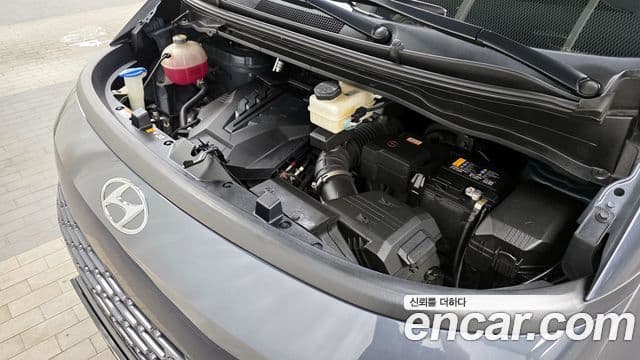 Hyundai Staria 2021 — ფოტო 5/20