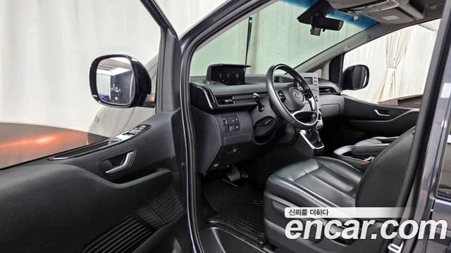 Hyundai Staria 2021 — ფოტო 9/20