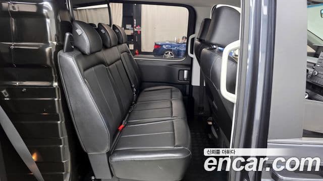 Hyundai Staria 2021 — ფოტო 12/20