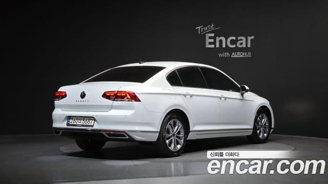 Volkswagen Passat GT 2022 — Şəkil 2/20