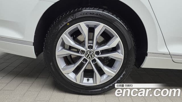 Volkswagen Passat GT 2022 — Şəkil 5/20