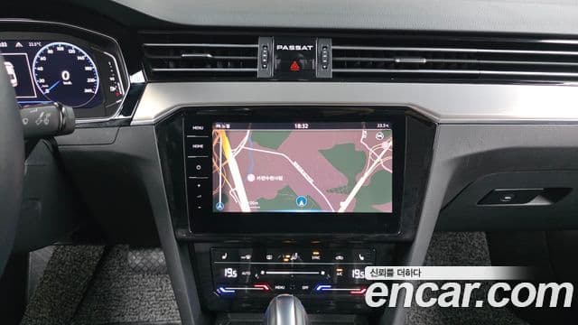 Volkswagen Passat GT 2022 — Şəkil 13/20
