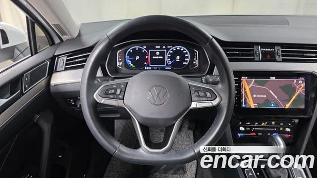 Volkswagen Passat GT 2022 — Şəkil 14/20