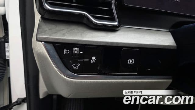 Kia Sportage 2024 — ფოტო 17/20