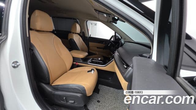 Kia Carnival 2021 — ფოტო 10/20
