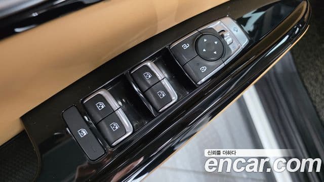Kia Carnival 2021 — ფოტო 12/20