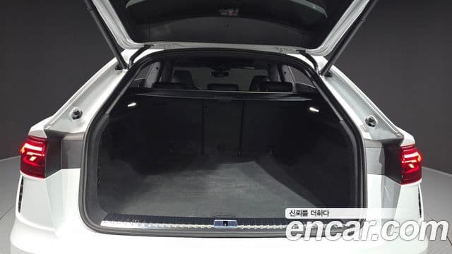 Audi RSQ8 2025 — Photo 20/20