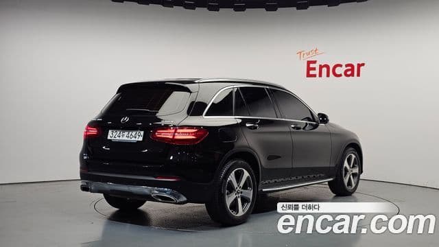 Mercedes-Benz GLC-Class 2019 — Photo 2/35
