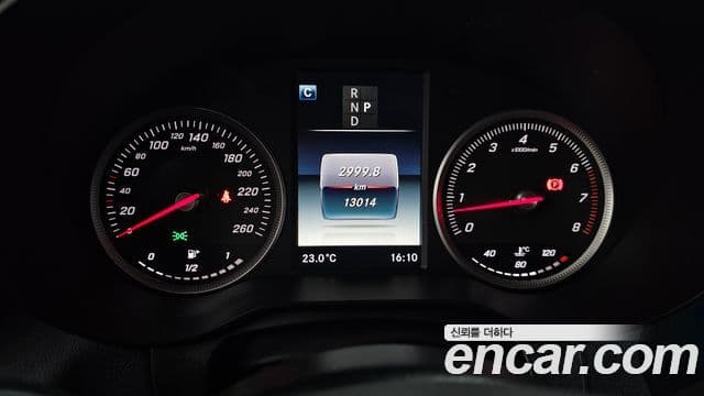 Mercedes-Benz GLC-Class 2019 — ფოტო 8/20