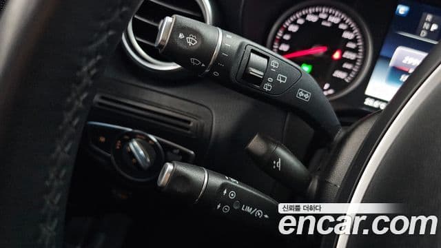 Mercedes-Benz GLC-Class 2019 — Photo 19/35