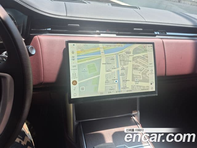 Land Rover Range Rover 2025 — ფოტო 6/14