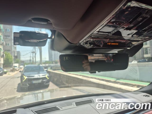Land Rover Range Rover 2025 — фото 10 из 14