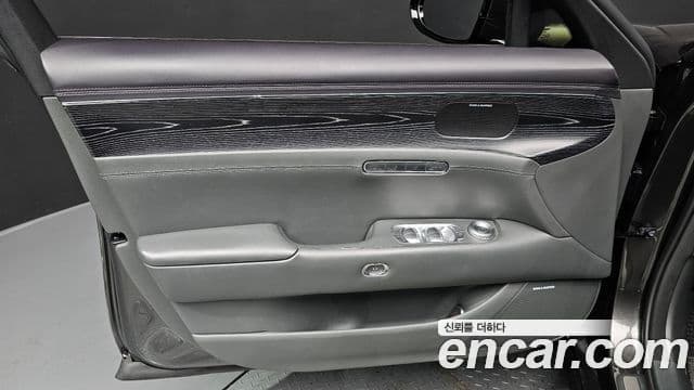 Genesis G90 2022 — Photo 17/30