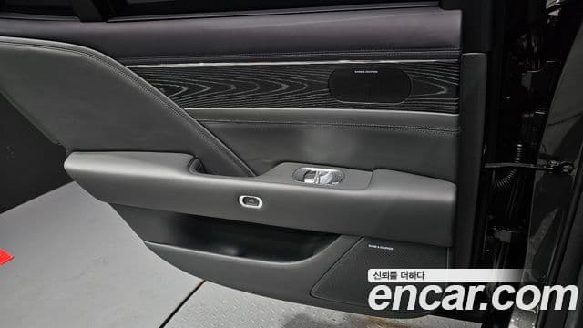 Genesis G90 2022 — Photo 10/30