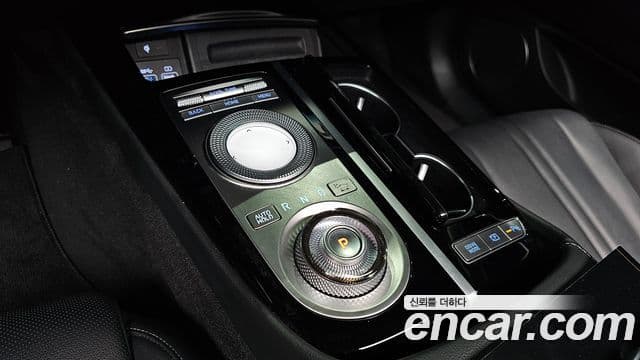Genesis Electrified G80 2021 — Şəkil 9/20