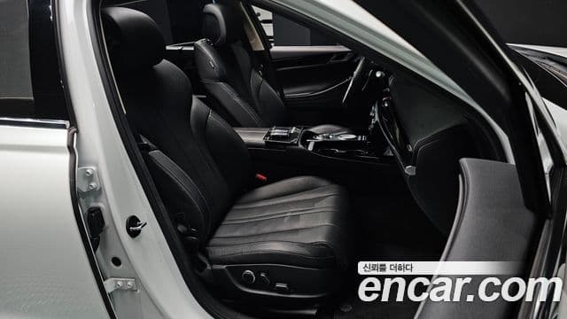 Genesis Electrified G80 2021 — Şəkil 12/20