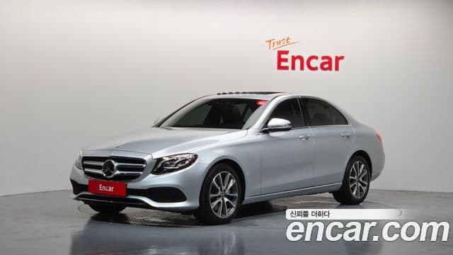 Mercedes-Benz E-Class 2018 — Фото 1/20
