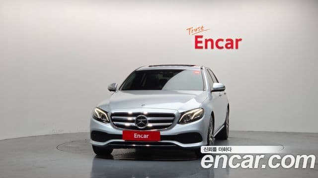 Mercedes-Benz E-Class 2018 — Фото 3/20