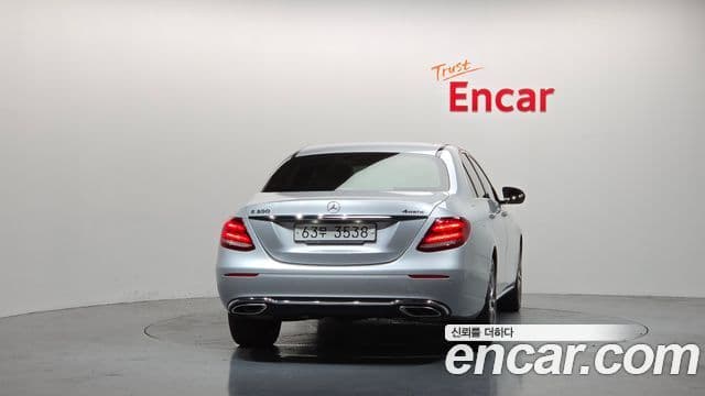 Mercedes-Benz E-Class 2018 — Фото 4/20