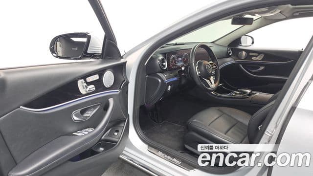 Mercedes-Benz E-Class 2018 — Фото 10/20