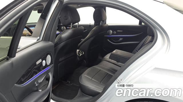 Mercedes-Benz E-Class 2018 — Фото 12/20