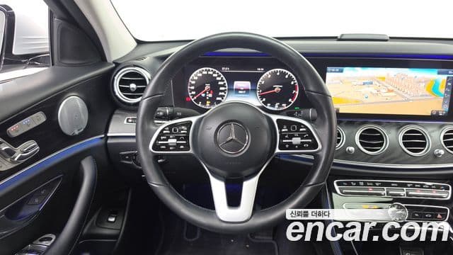 Mercedes-Benz E-Class 2018 — Фото 13/20