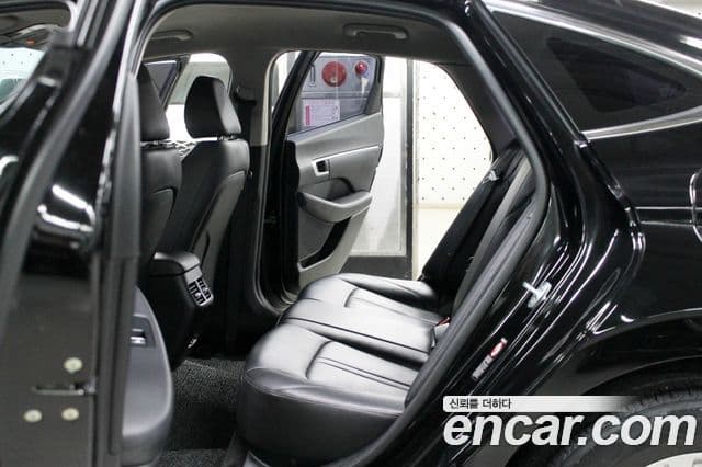 Hyundai Sonata 2019 — ფოტო 14/20