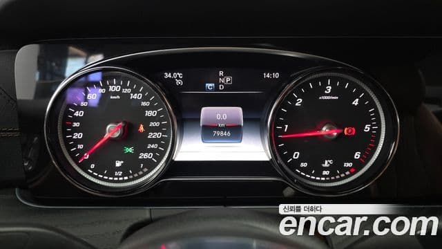 Mercedes-Benz E-Class 2018 — Şəkil 8/20