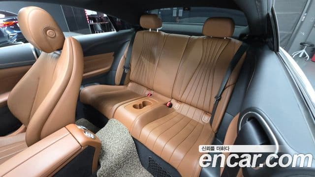 Mercedes-Benz E-Class 2018 — Şəkil 12/20