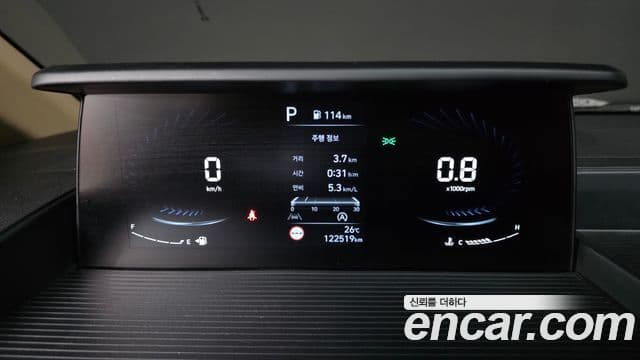 Hyundai Staria 2022 — Фото 8/20