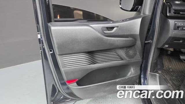 Hyundai Staria 2022 — Фото 16/20