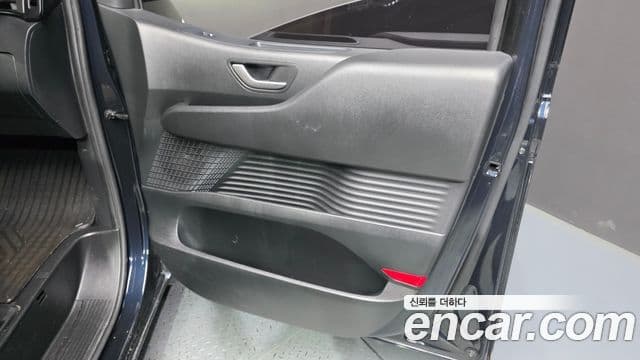 Hyundai Staria 2022 — Photo 27/32