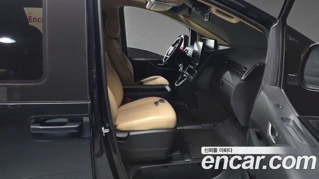 Hyundai Staria 2022 — Photo 31/32