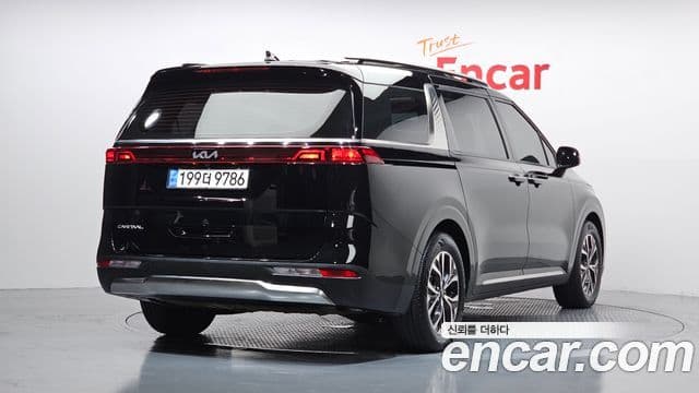 Kia Carnival 2022 — ფოტო 2/20
