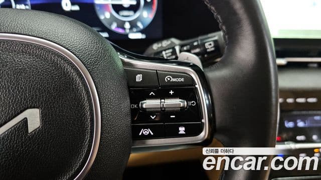 Kia Carnival 2022 — ფოტო 14/20