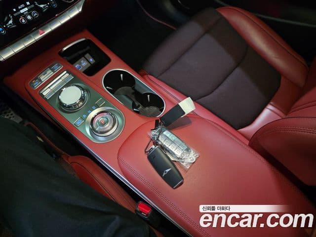 Genesis GV70 2022 — Şəkil 9/20