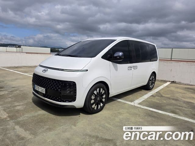 Hyundai Staria 2025 — Şəkil 1/19