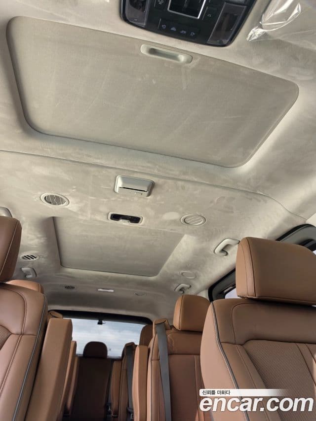 Hyundai Staria 2025 — Şəkil 8/19