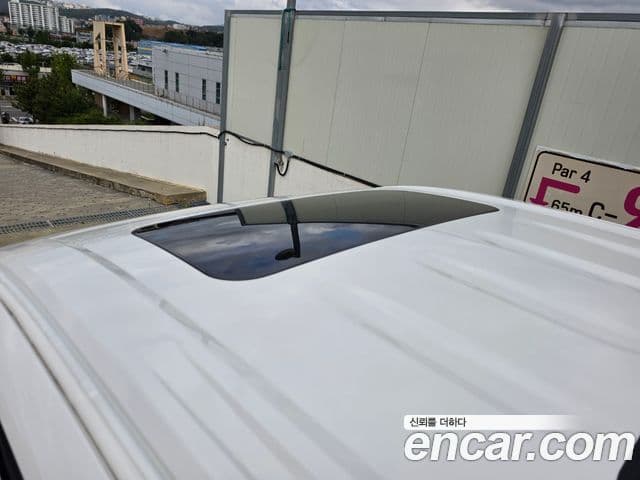 Hyundai Staria 2025 — Şəkil 18/19