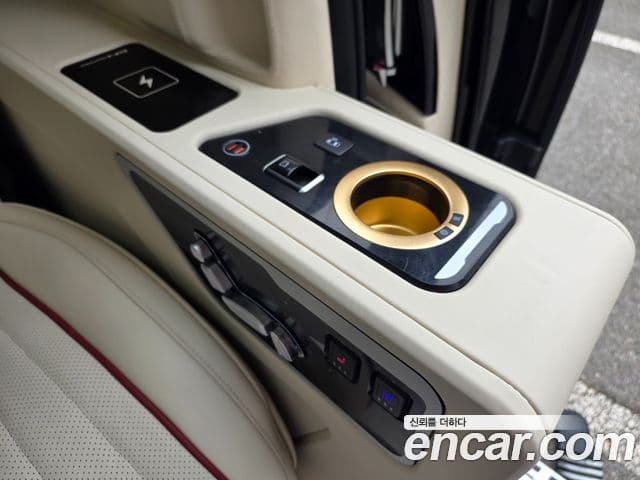 Kia Carnival 2024 — ფოტო 13/20
