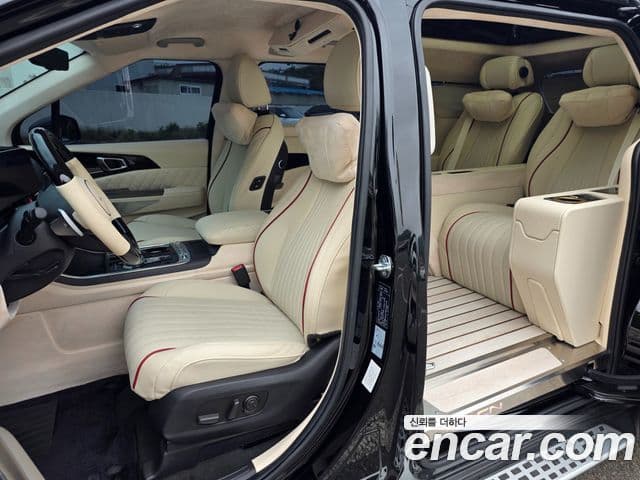 Kia Carnival 2024 — ფოტო 19/20