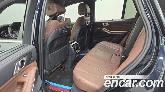 BMW X5 2022 — ფოტო 8/20